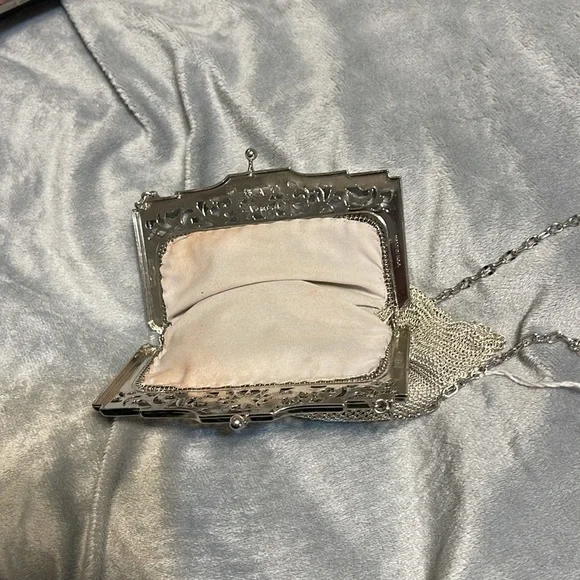 Whiting & Davis Silver Mesh Shoulder Bag - Picture 2 of 4